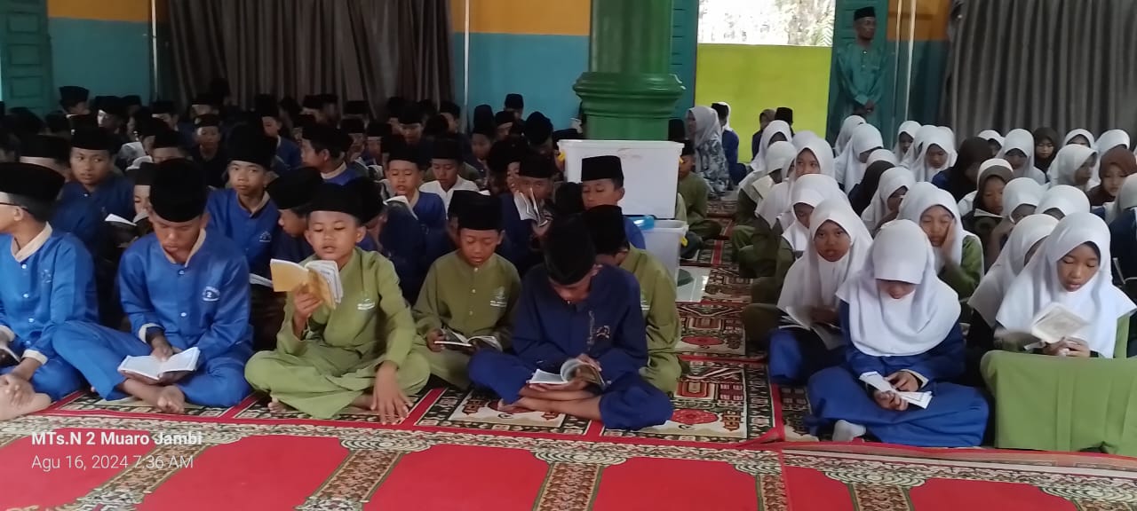 MTs Negeri 2 Muaro Jambi Gelar Yasinan Rutin, Perkuat Keimanan dan Ketaqwaan Siswa