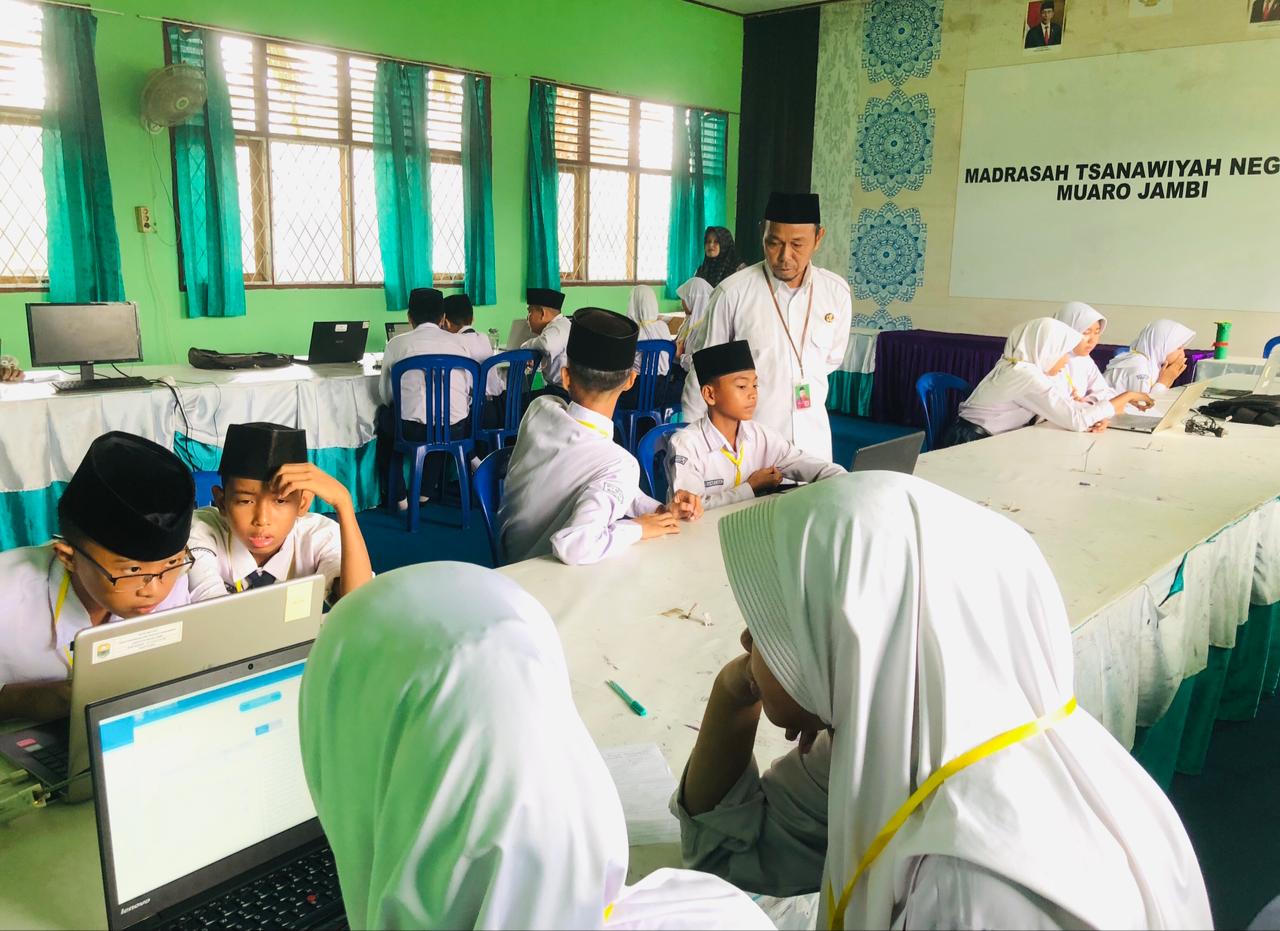 Pelaksanaan Simulasi ANBK di MTs Negeri 2 Muaro Jambi Sukses Berjalan Lancar