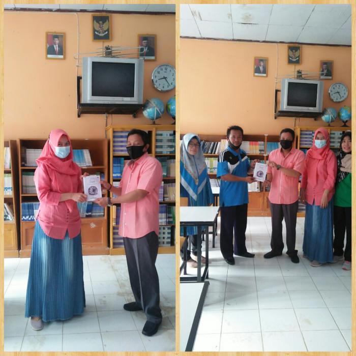Salah Seorang Guru MTsN 2 Muaro Jambi Berhasil Menjadi Penggiat Literasi