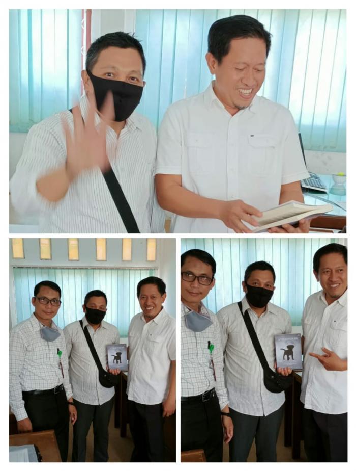 Salah Seorang Guru MTsN 2 Muaro Jambi Tetap Berkarya di Tengah Pandemi