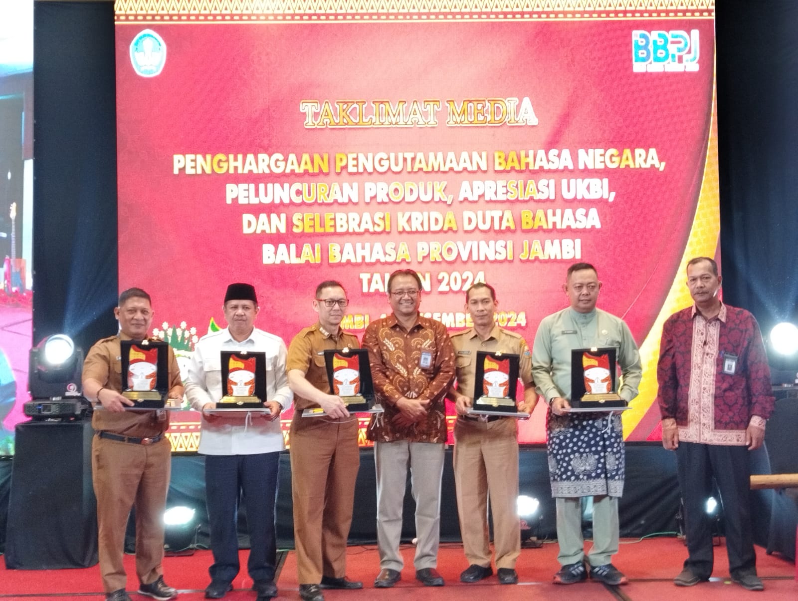 Kanwil Kemenag Jambi Raih Tiga Penghargaan Pengutamaan Bahasa Negara