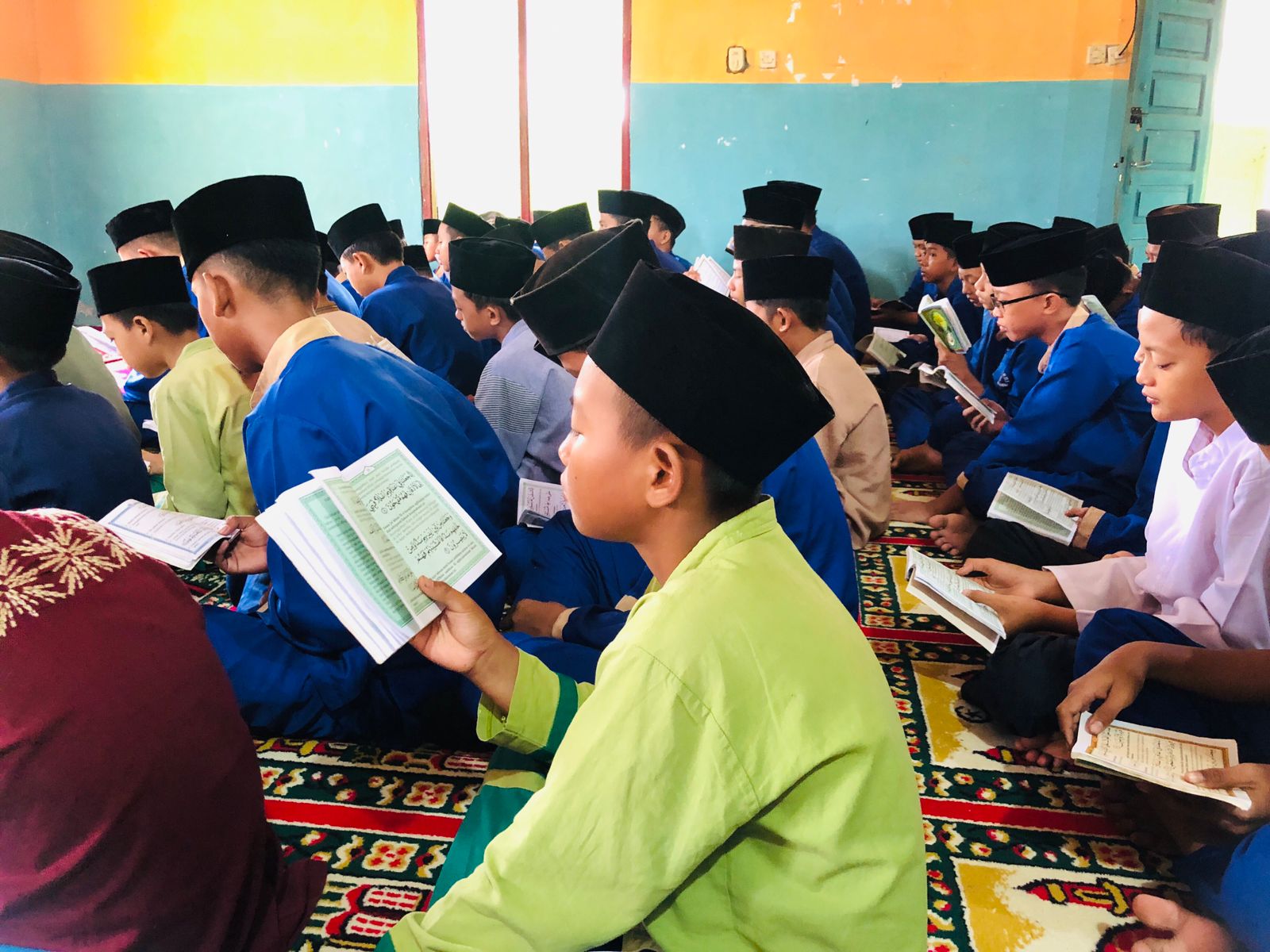 Yasinan Rutin di MTsN 2 Muaro Jambi: Meningkatkan Iman dan Kebersamaan