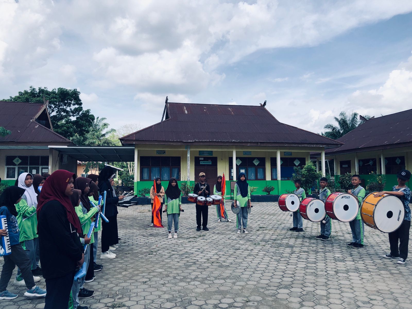 Drum Band MTs Negeri 2 Muaro Jambi: Persiapan Intensif untuk HUT RI ke-79